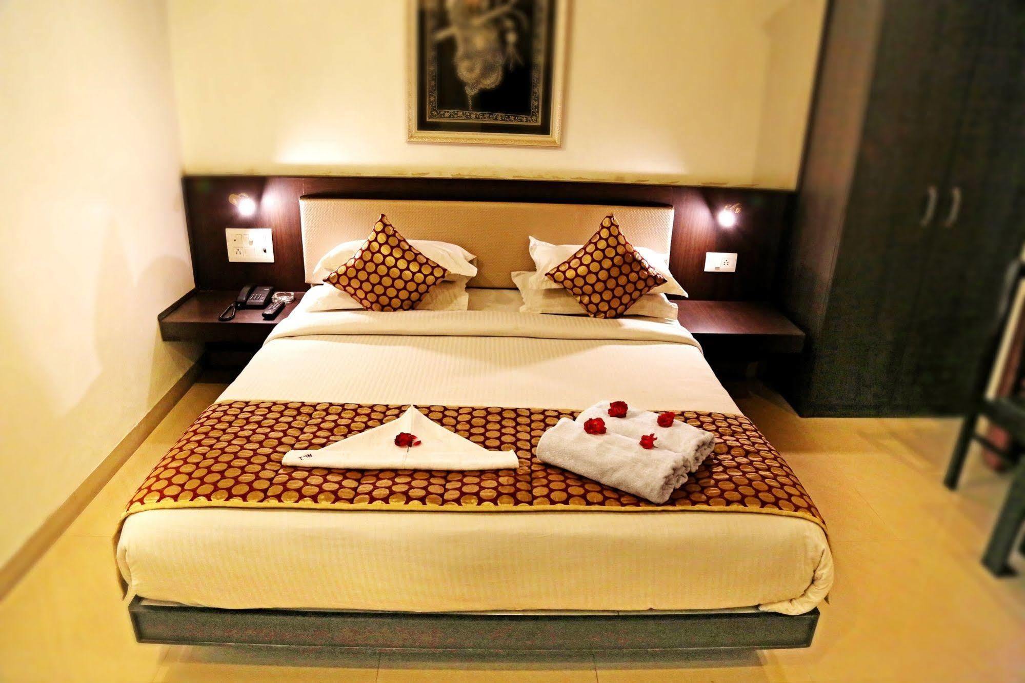 Narayans Leela Inn Udaipur Exterior foto
